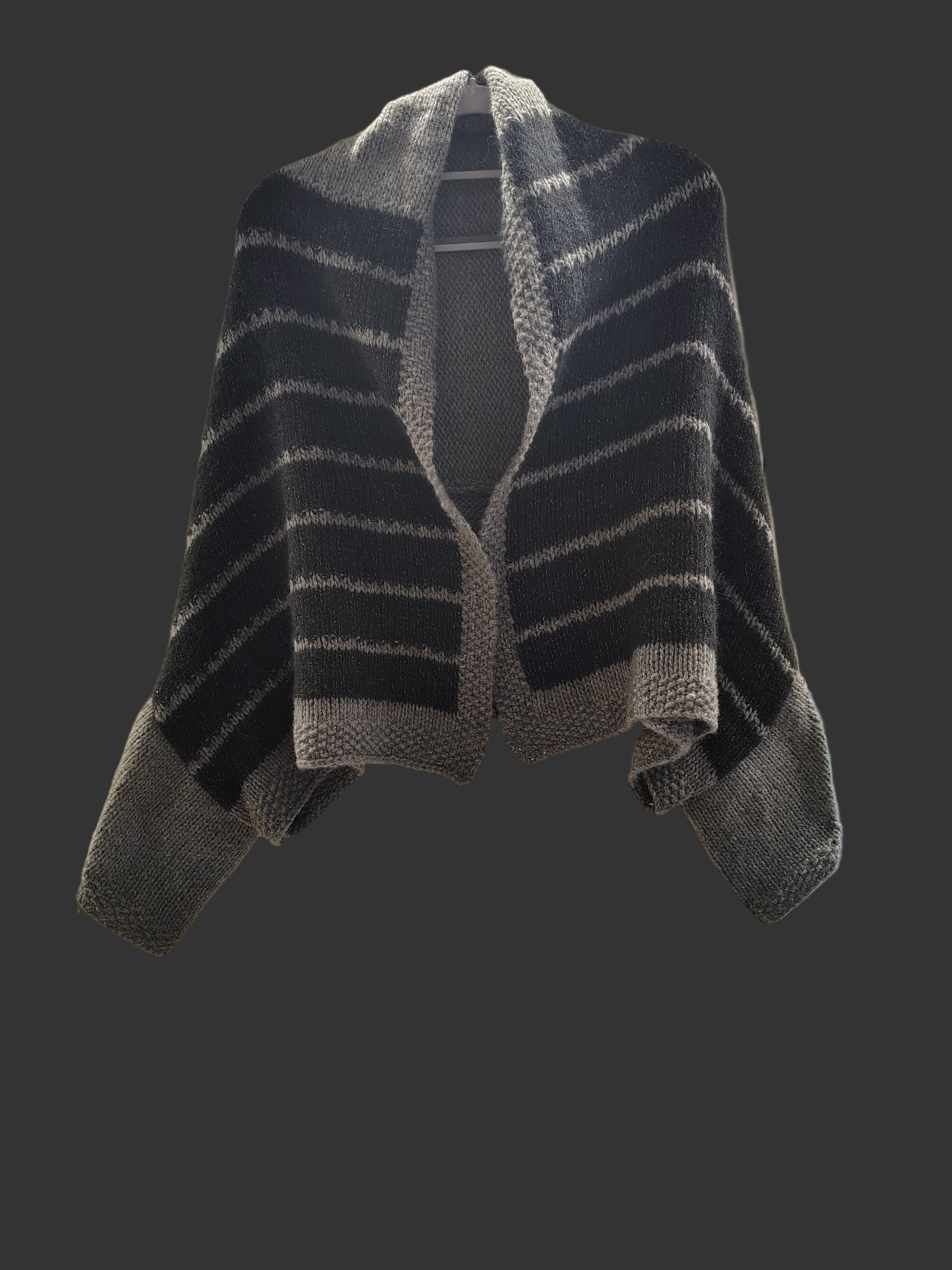 Cappa cashmere e mohair grigio e nero a righe con lurex argento