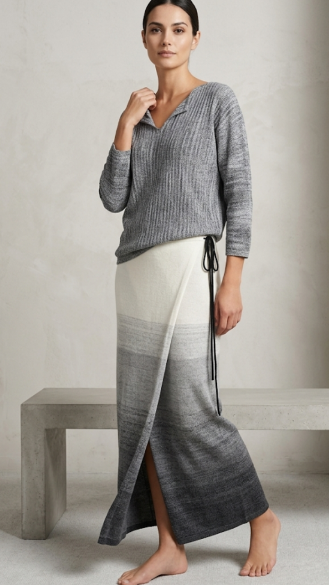 Gonna portafoglio lunga in viscosa fiammata Sikkim con raffinata sfumatura degradé e spacco frontale. Realizzata artigianalmente a Roma, elegante, versatile e 100% Made in Italy.