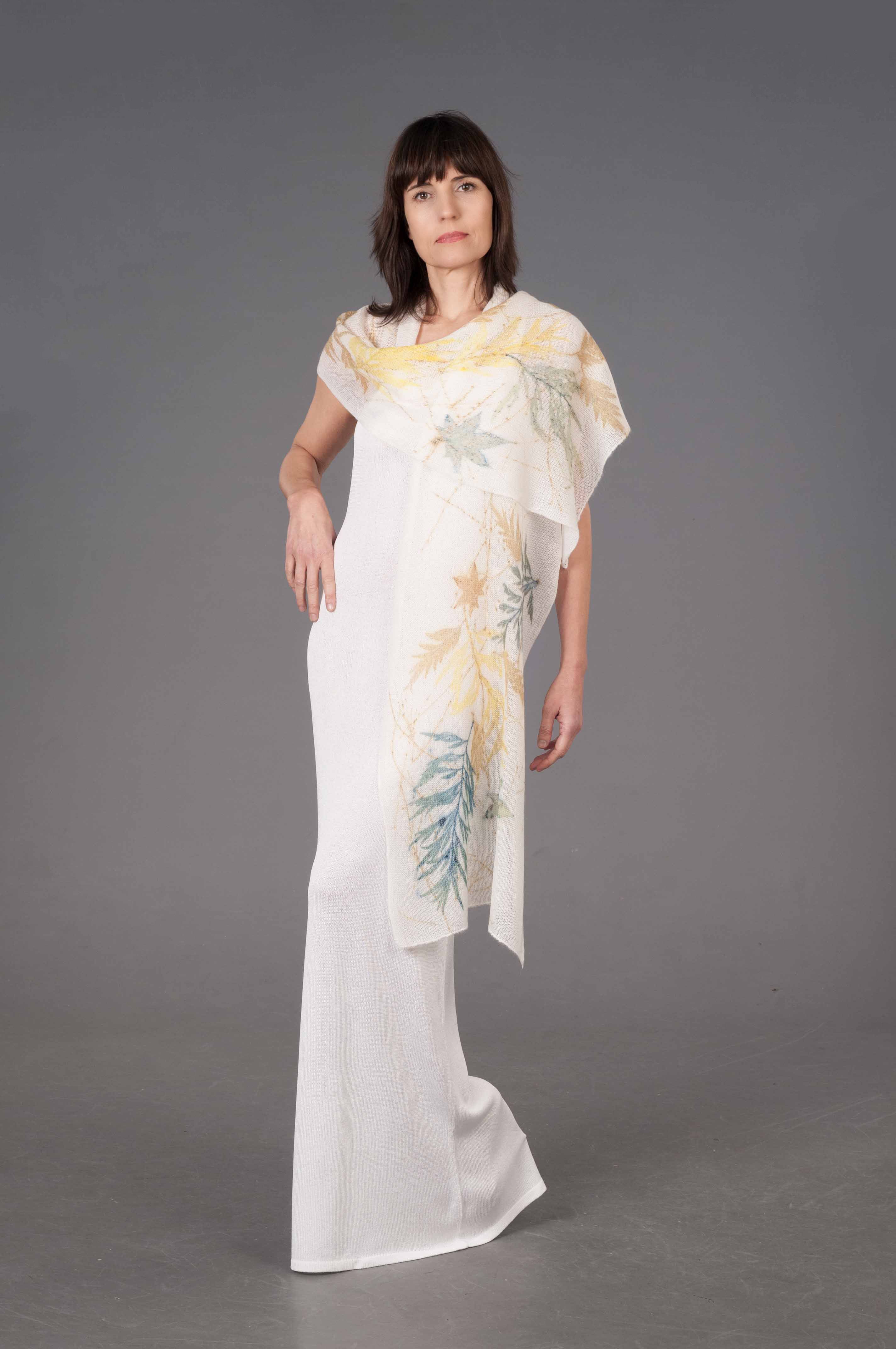 Stola Sposa Mohair e seta realizzata a mano con stampa botanica naturale - Mela Wedding