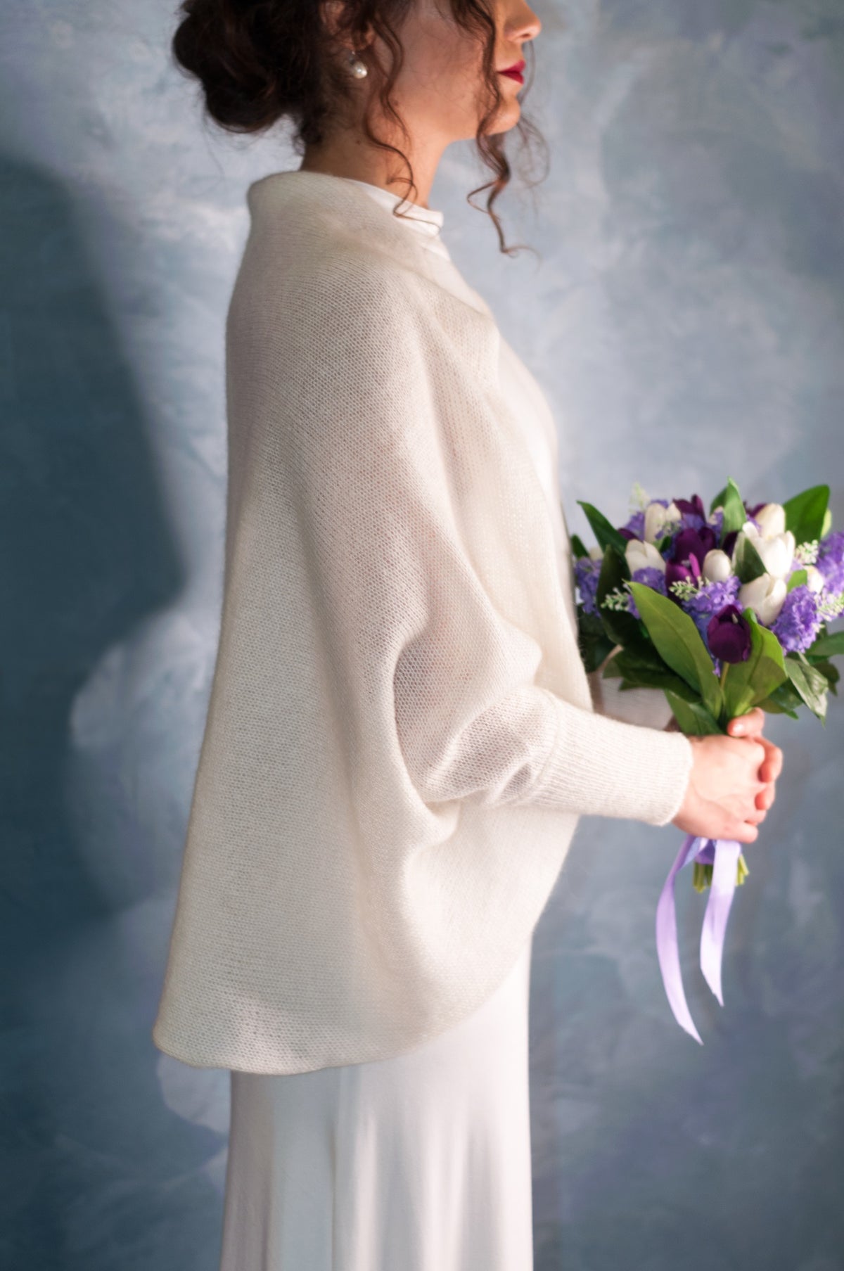 vista laterale del bolero Cardigan Sposa Mohair e Seta - Mela Wedding