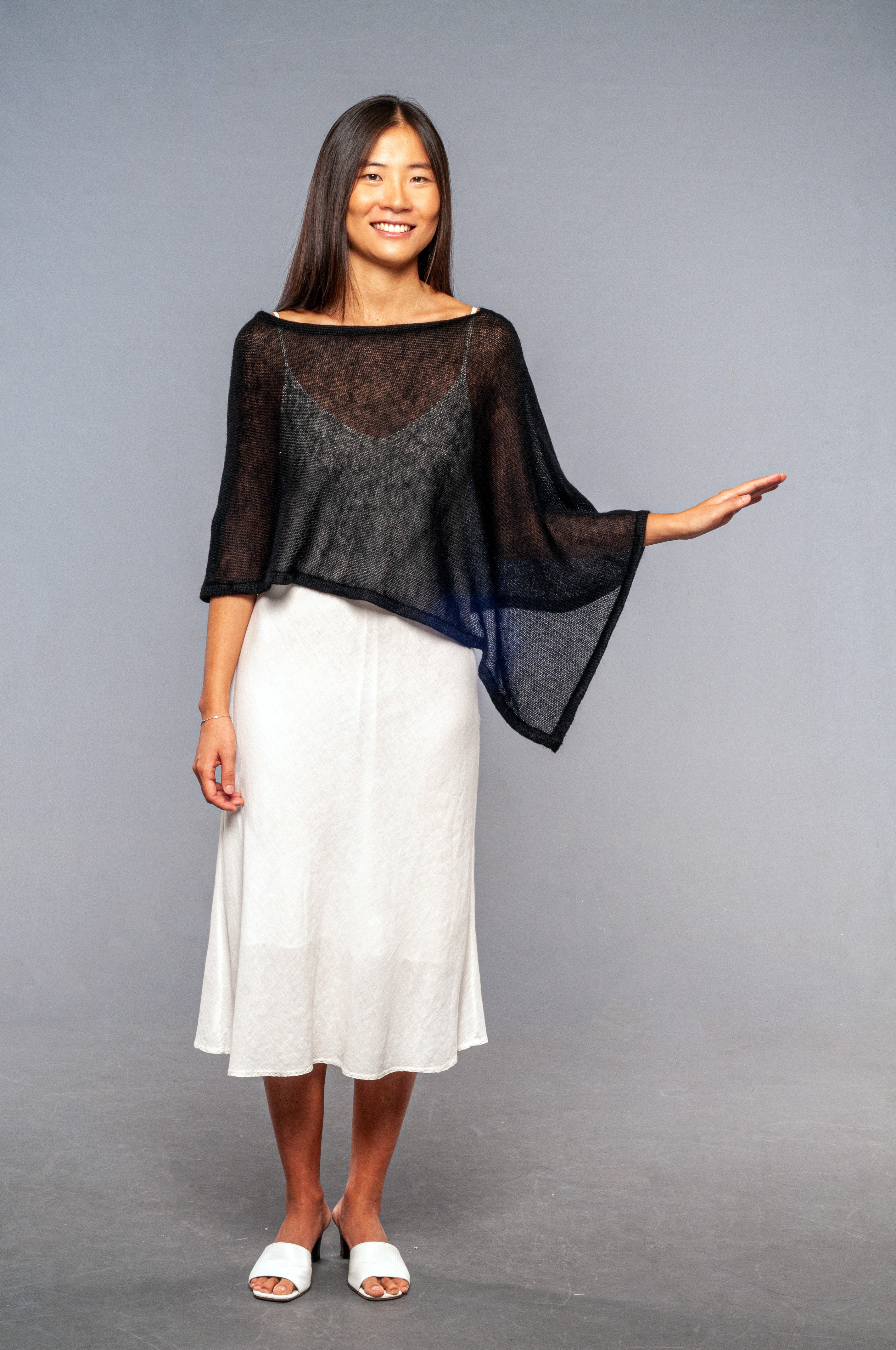 Poncho in Mohair Nero Elegance - Mela Wedding
