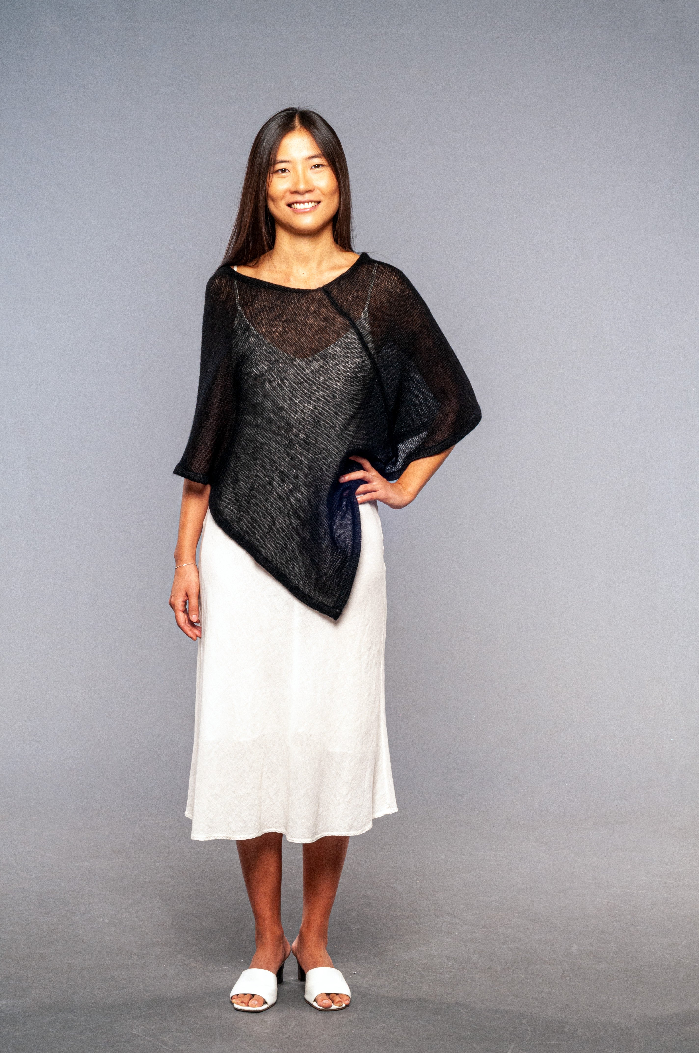 Poncho in Mohair Nero Elegance - Mela Wedding