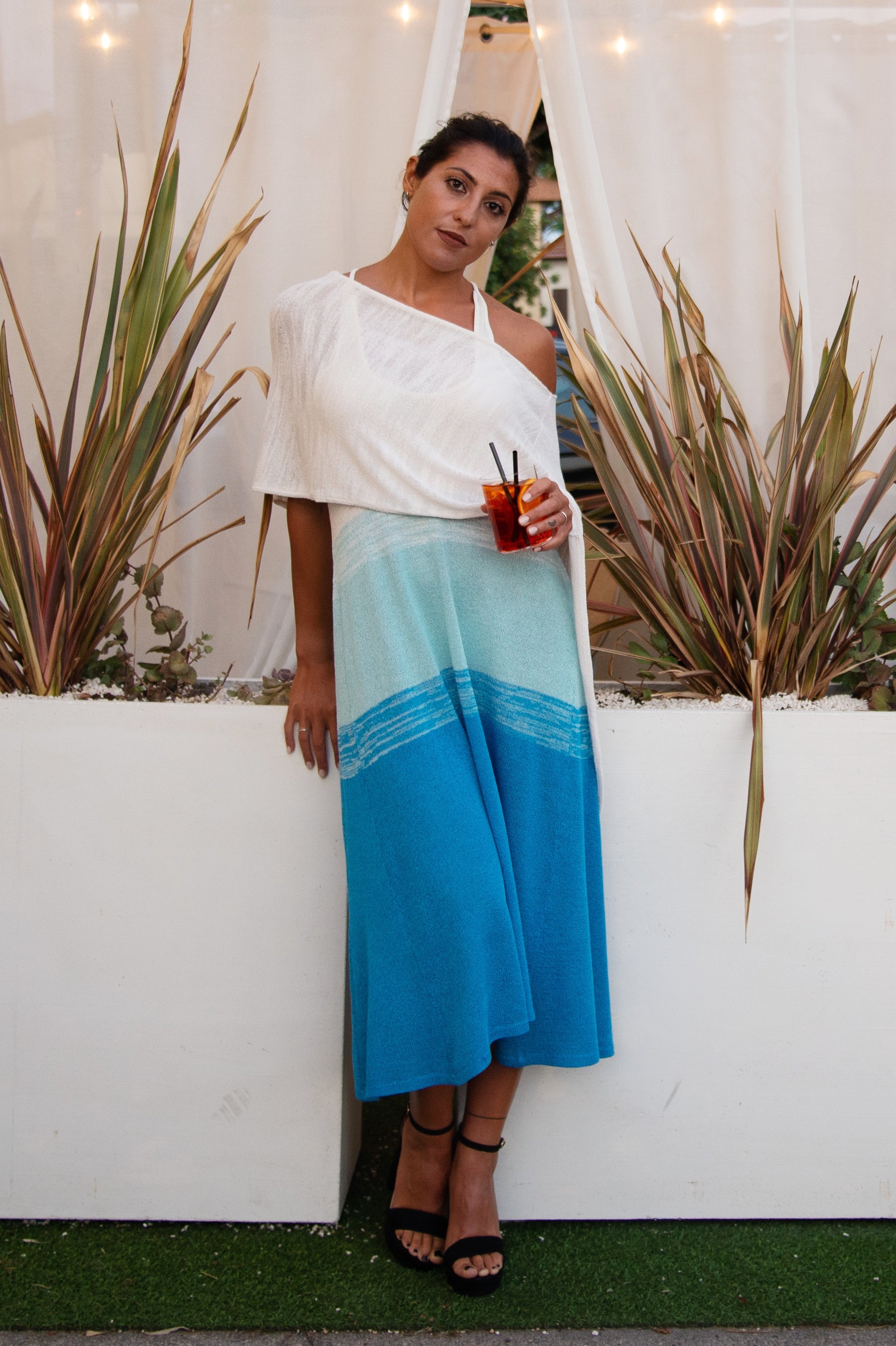 Abito Ariel lungo Turchese Celeste e Bianco scollo a V - Mela Wedding