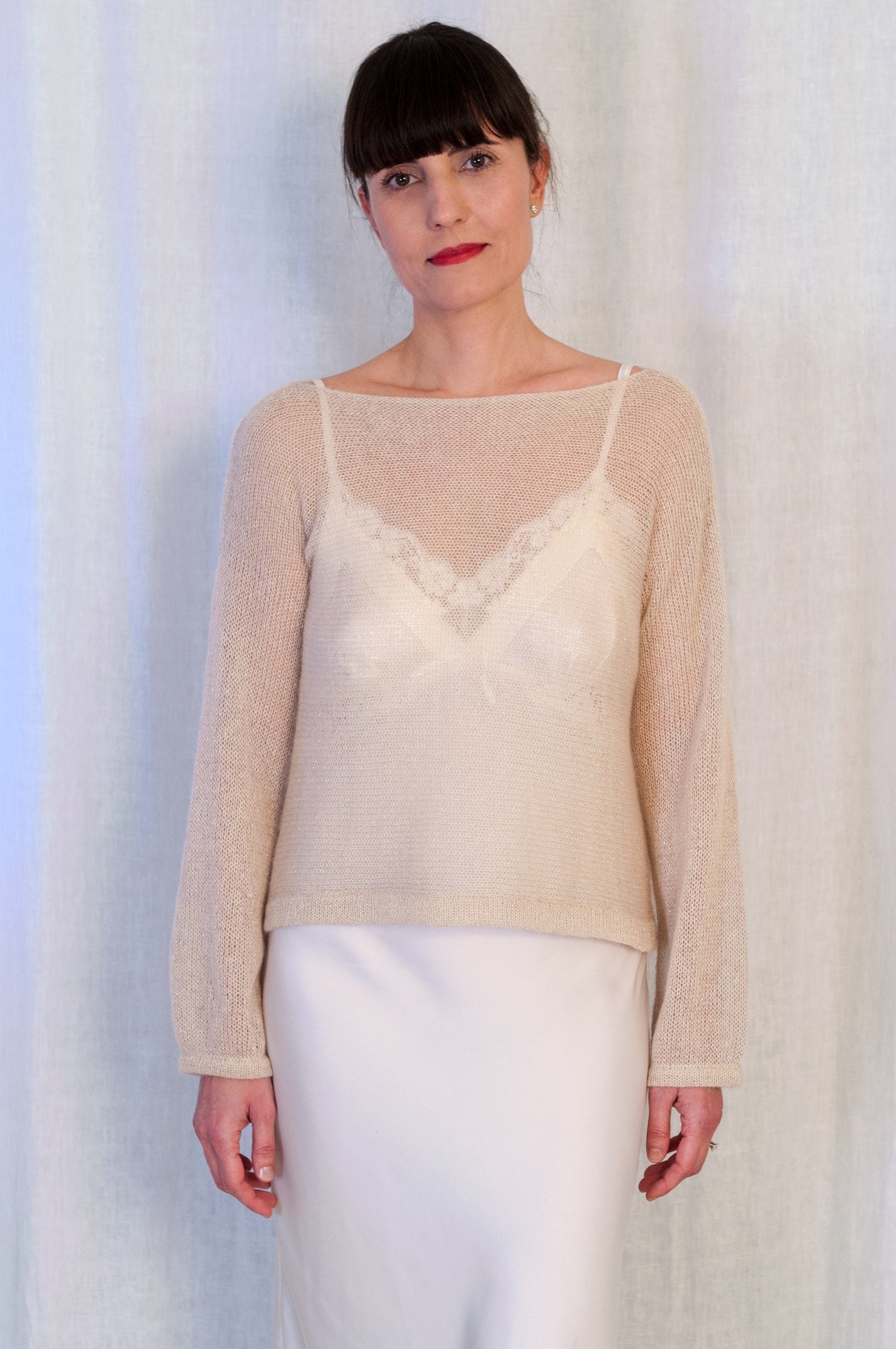 Top Color Nude con Maniche Lunghe in Mohair e Lurex e bottoncino cristallo swarovski - Mela Wedding