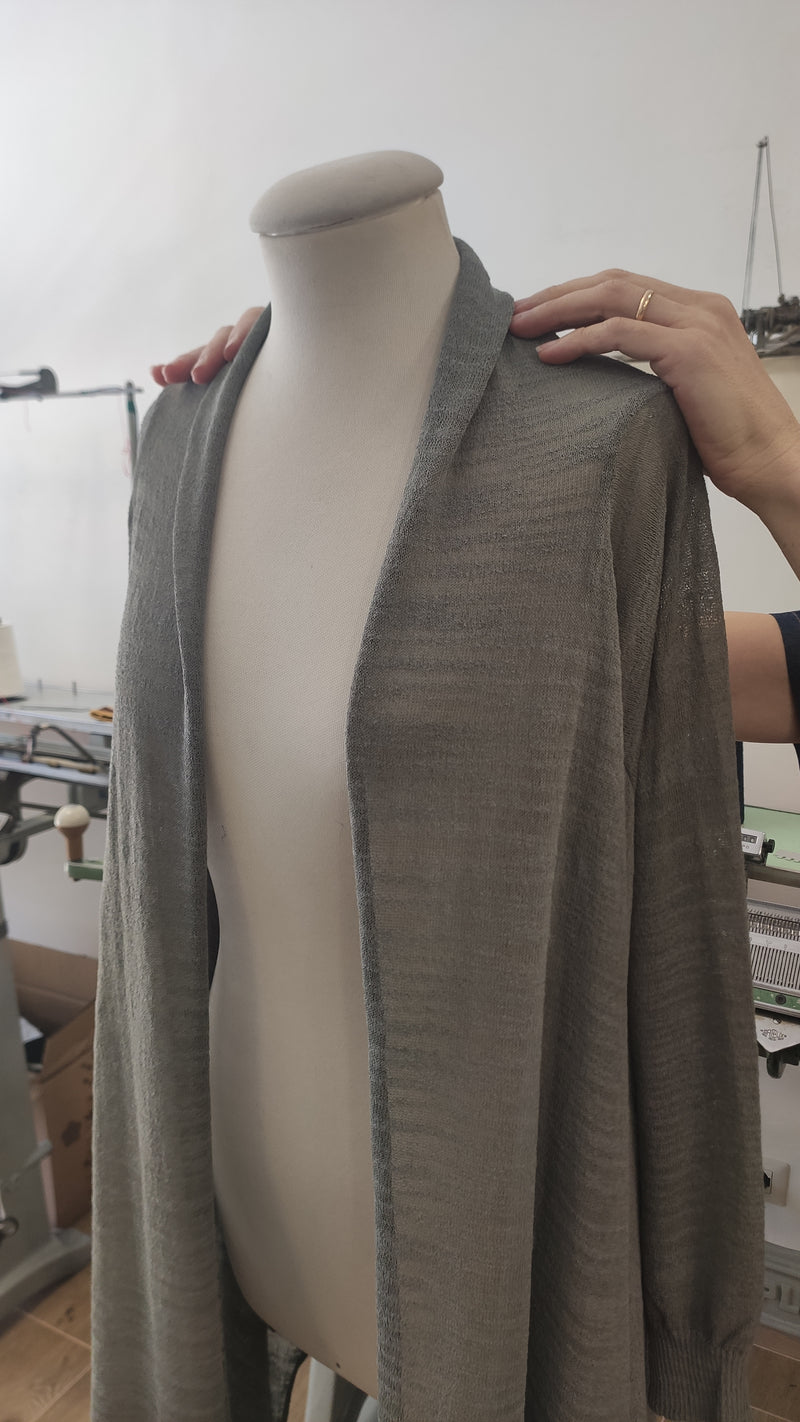 view detail collar of manuela viscose grey shawl cover-up