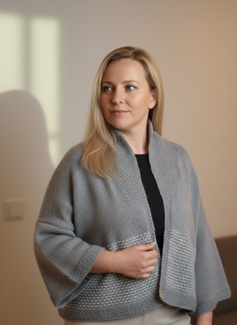 splendido cardigan ricamato a mano in cashmere 100% perfetto per una cerimonia o un evento elegante