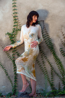 vestito midi lungo in mohair con foglie dipinte a mano realizzato su misura