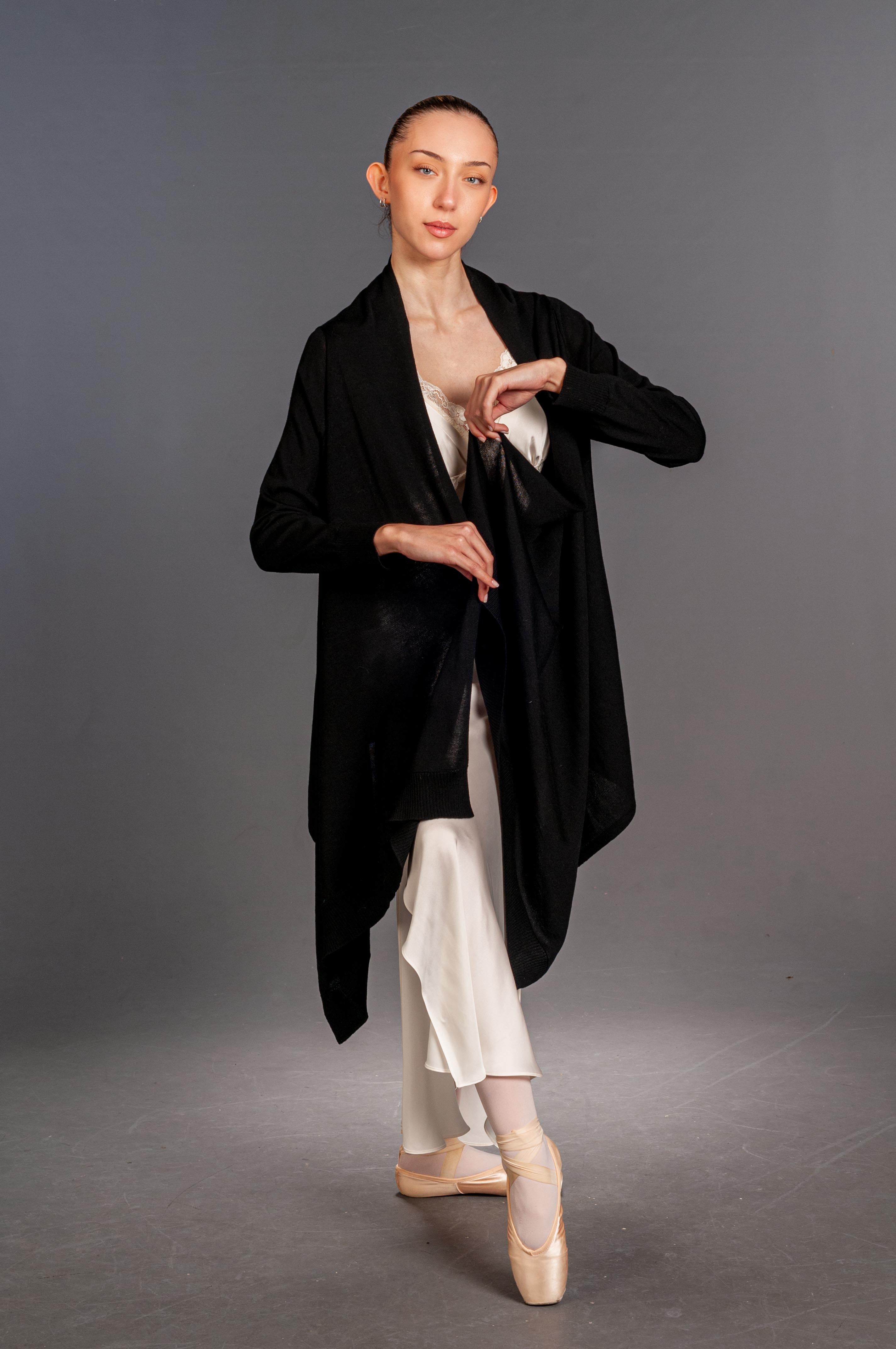 Manuela long cardigan in pure virgin wool black