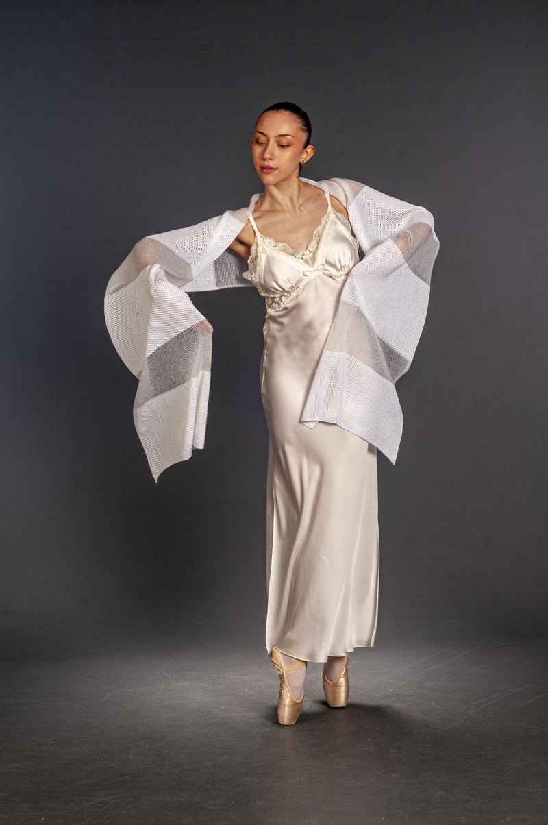 White bridal stole with elegant and minimalist design