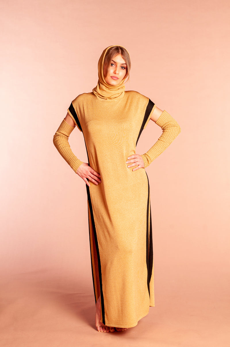 front view of sahara Mela prive dress with sleeves and hood