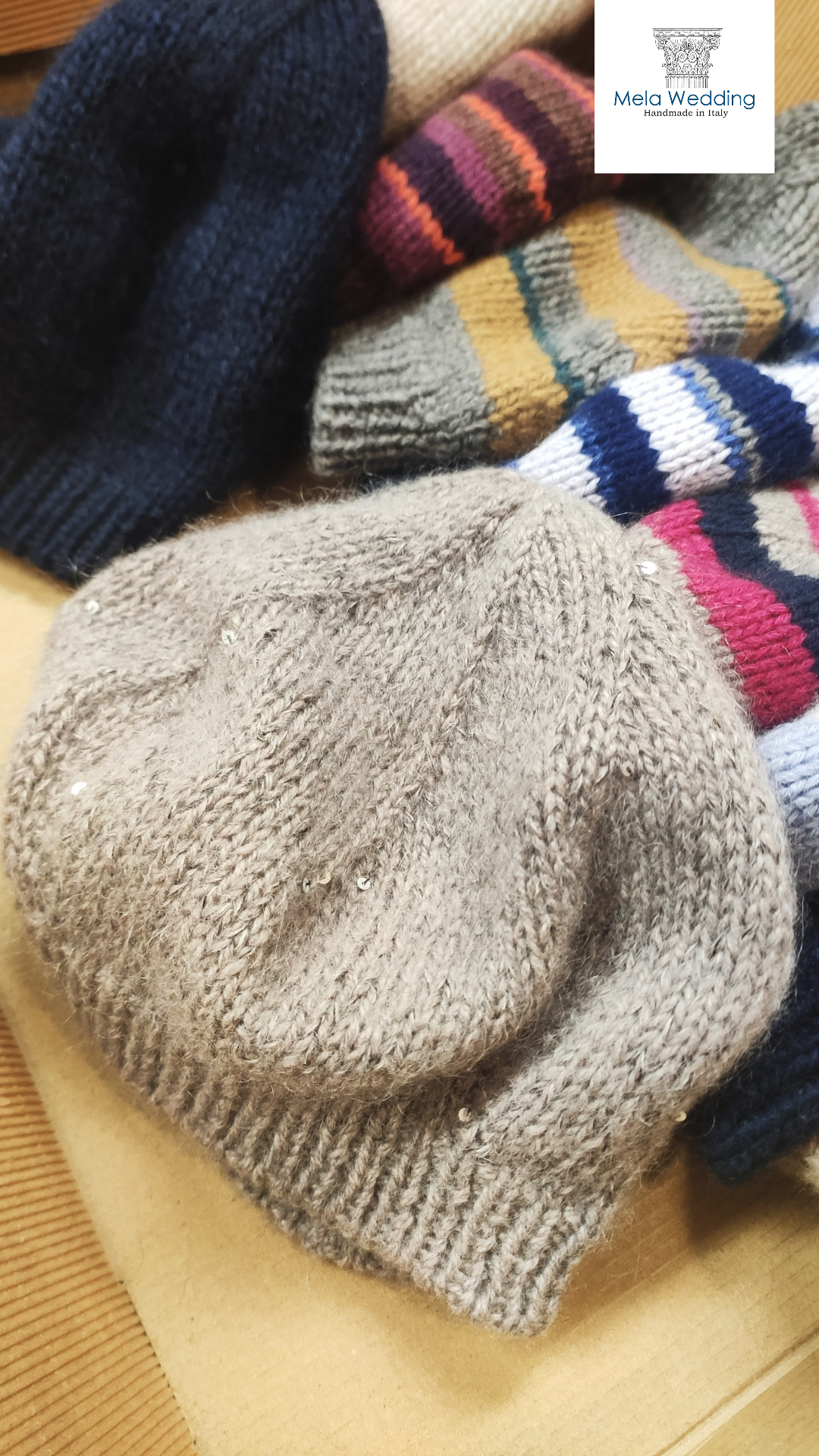 basco in puro cashmere e mohair con micro paillettes