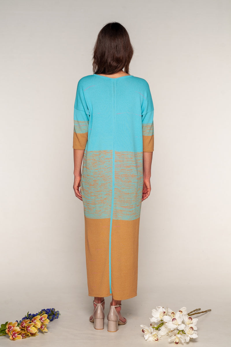 back of the turquoise caftan