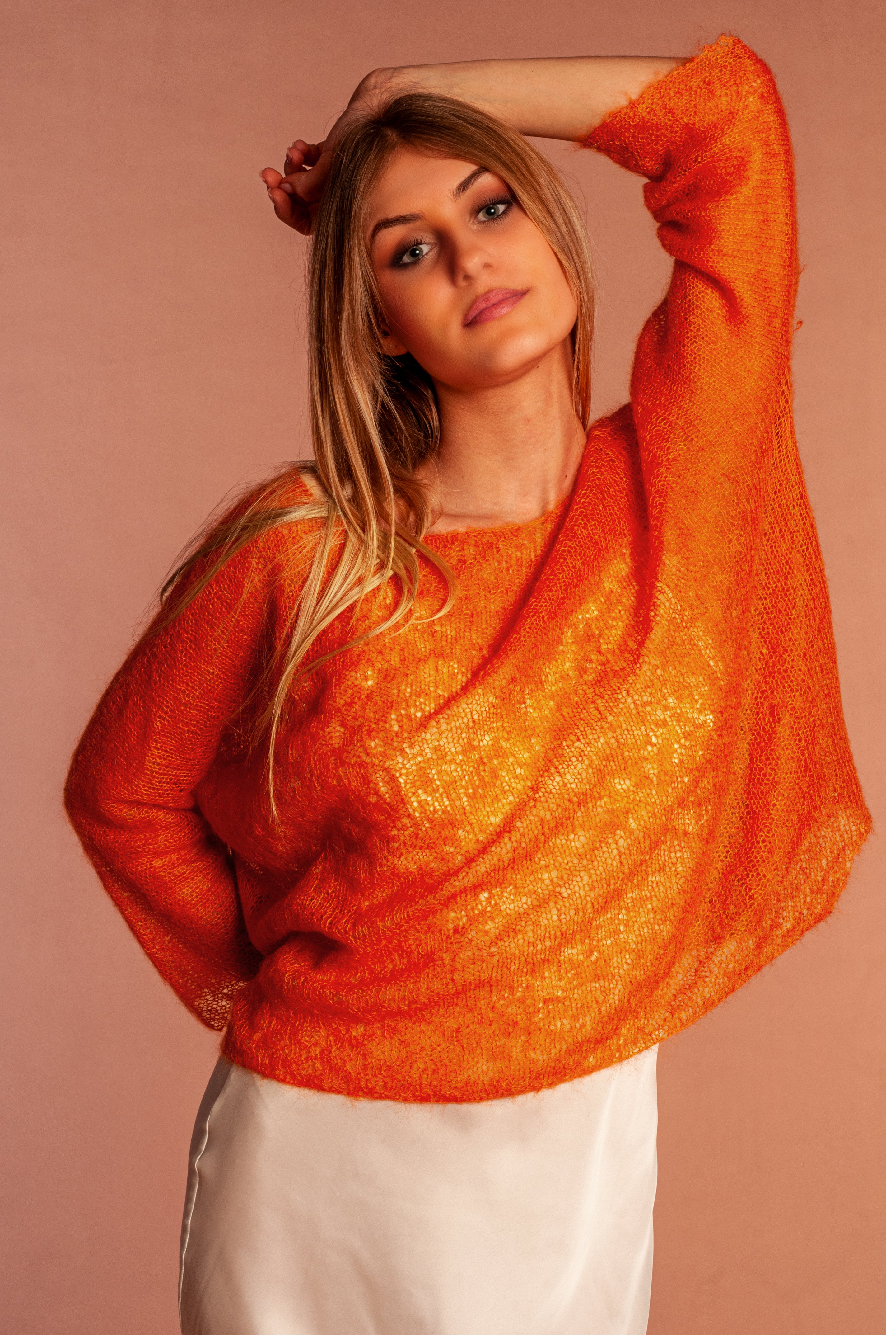 trasparente e sensuale maglia in mohair e seta arancio mela prive