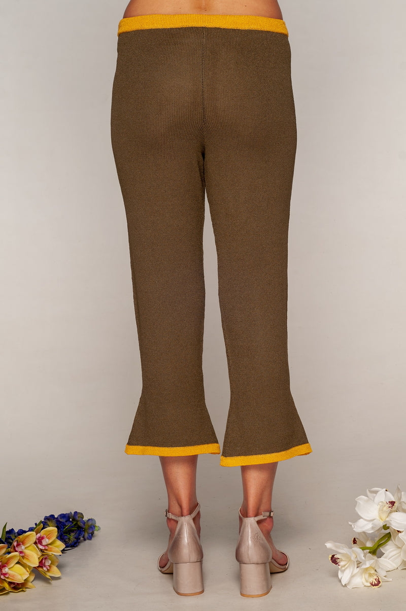 back of viscose midi pants in olive green color