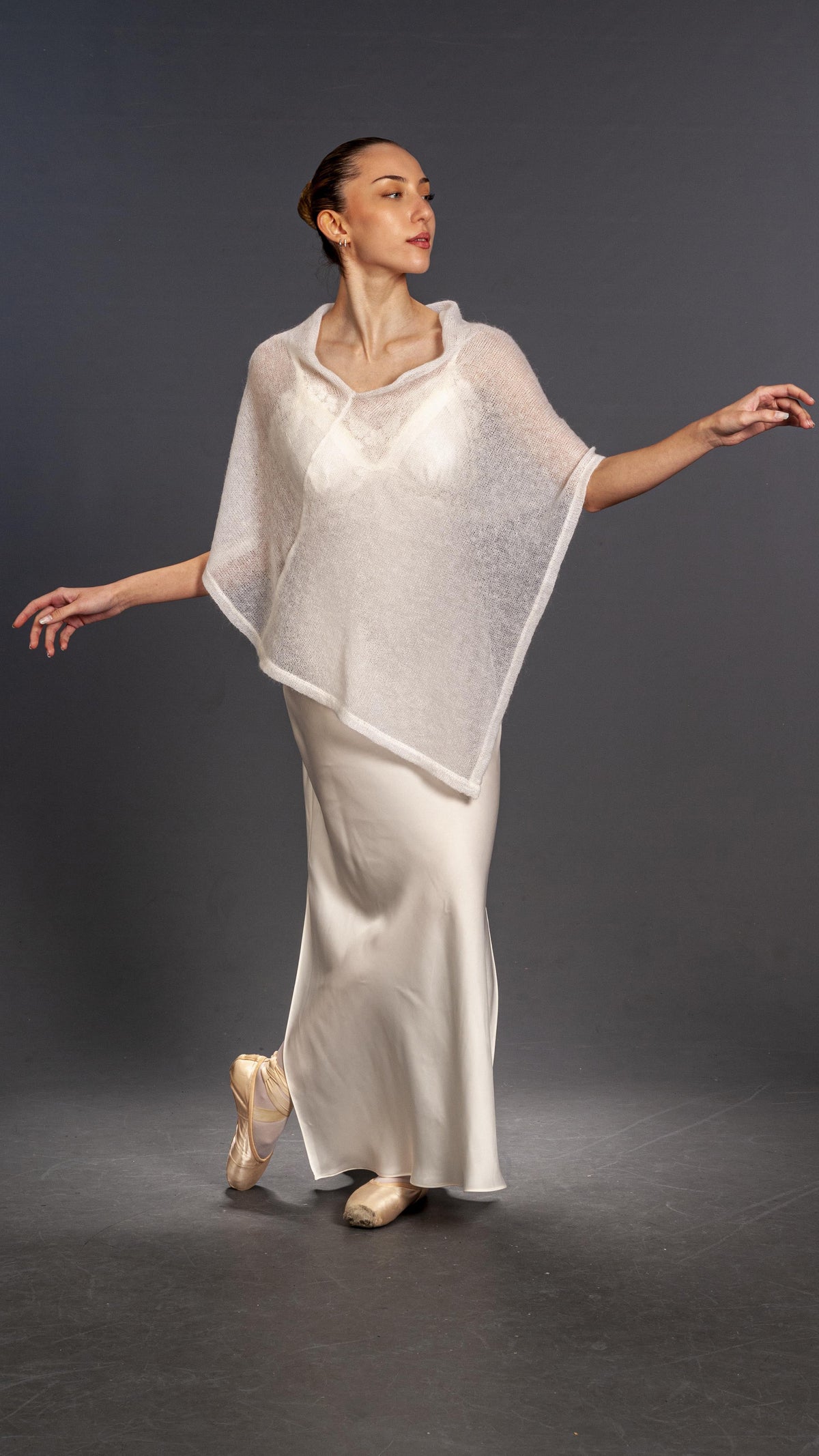 Poncho Sposa in Mohair e Seta Bianco Elegance - Mela Wedding
