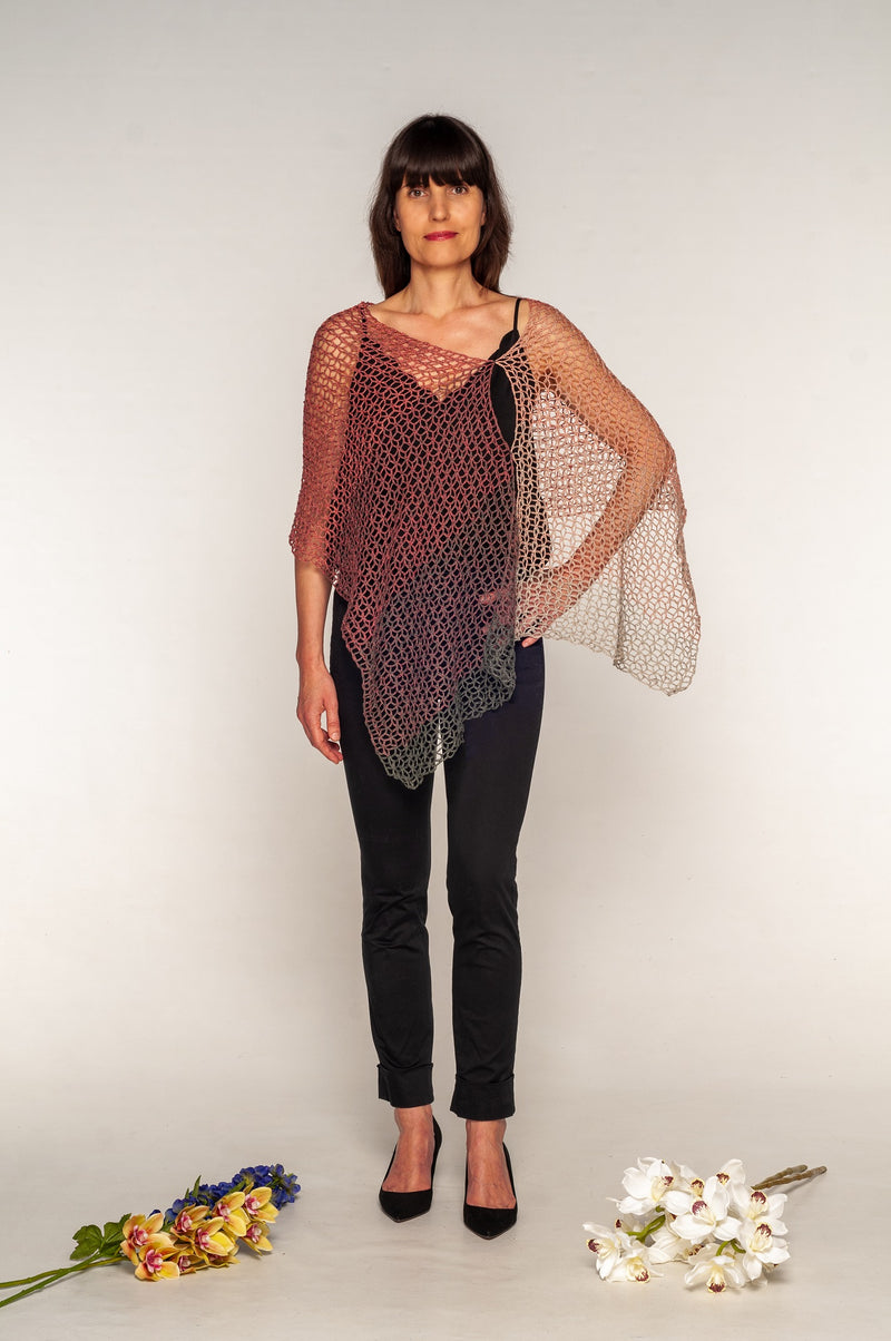 More asymmetry with pink and gray shades of summer mesh ponco