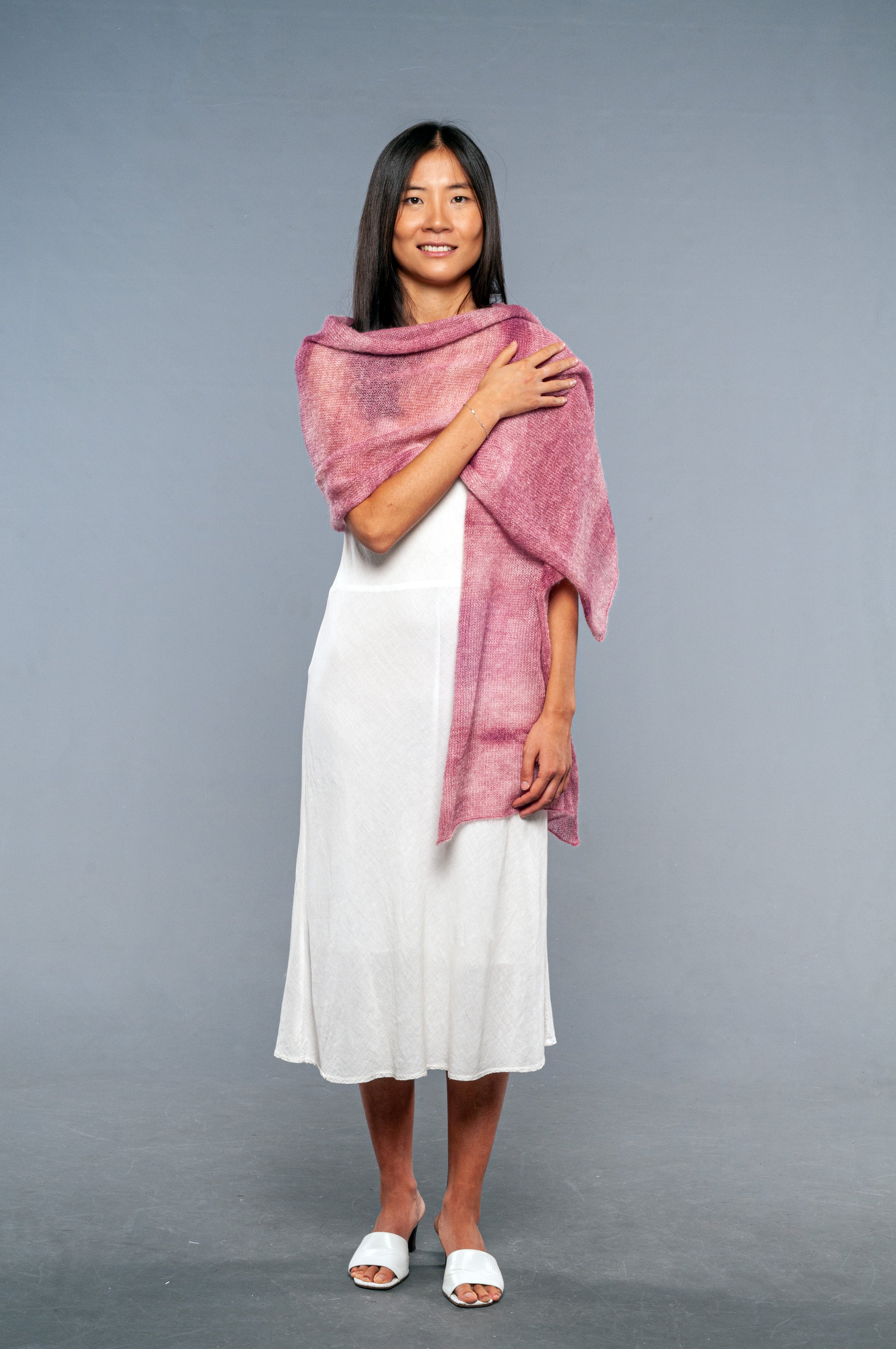 elegante stola in mohair e seta rosa sfumato