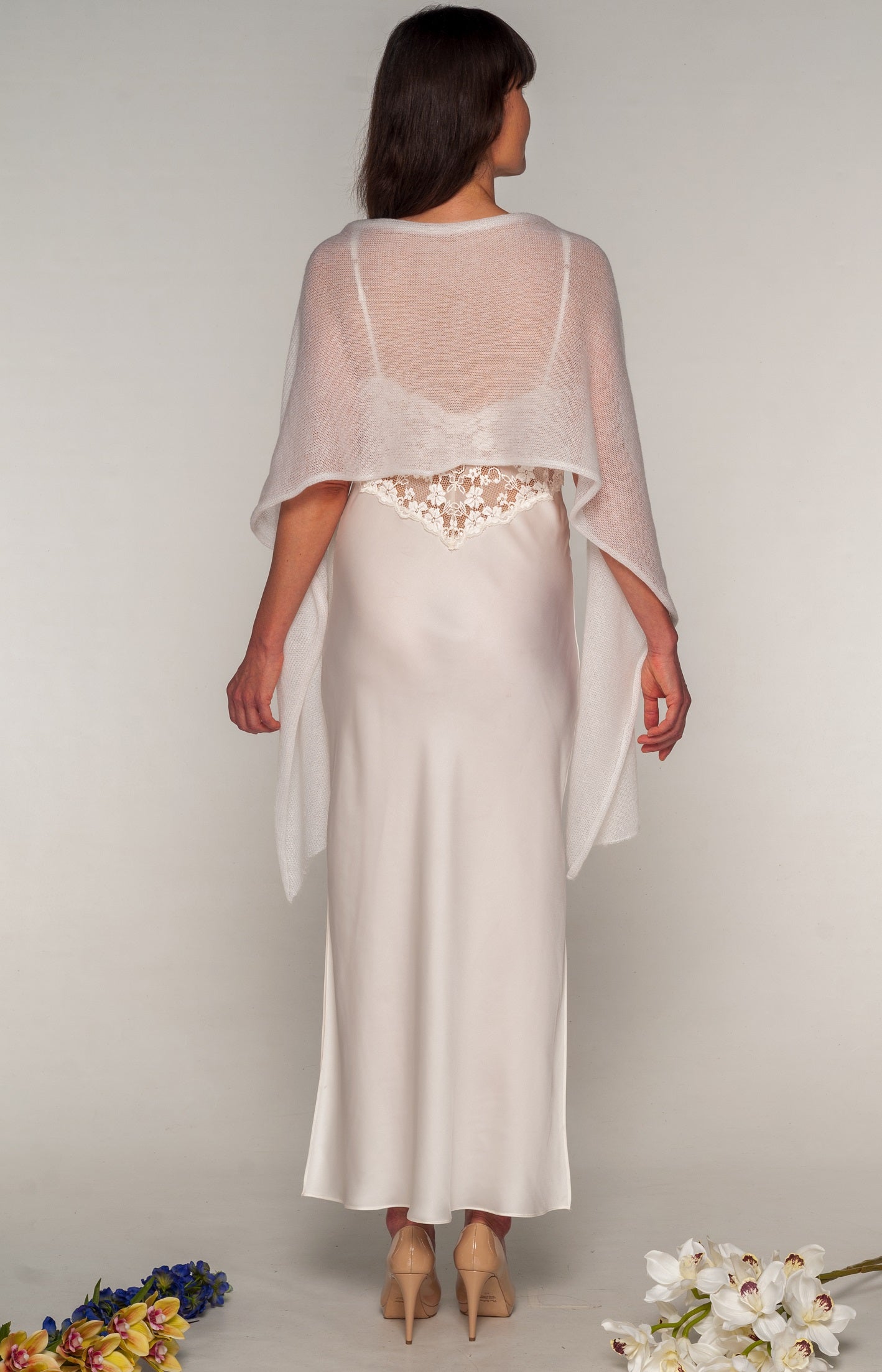 retro della stola sposa in mohair bianca