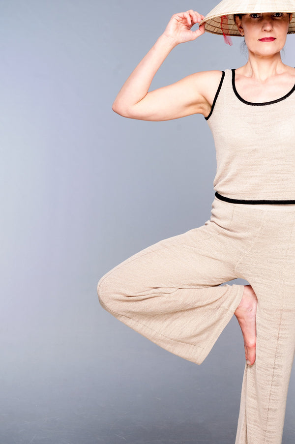 Yoga jumpsuit in cool beige stretch sikkin